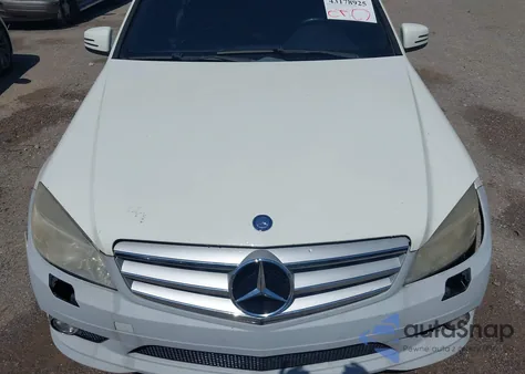 2010 Mercedes-Benz C 300 Luxury/Sport из США, поврежденный, VIN WDDGF5EB2AF477652